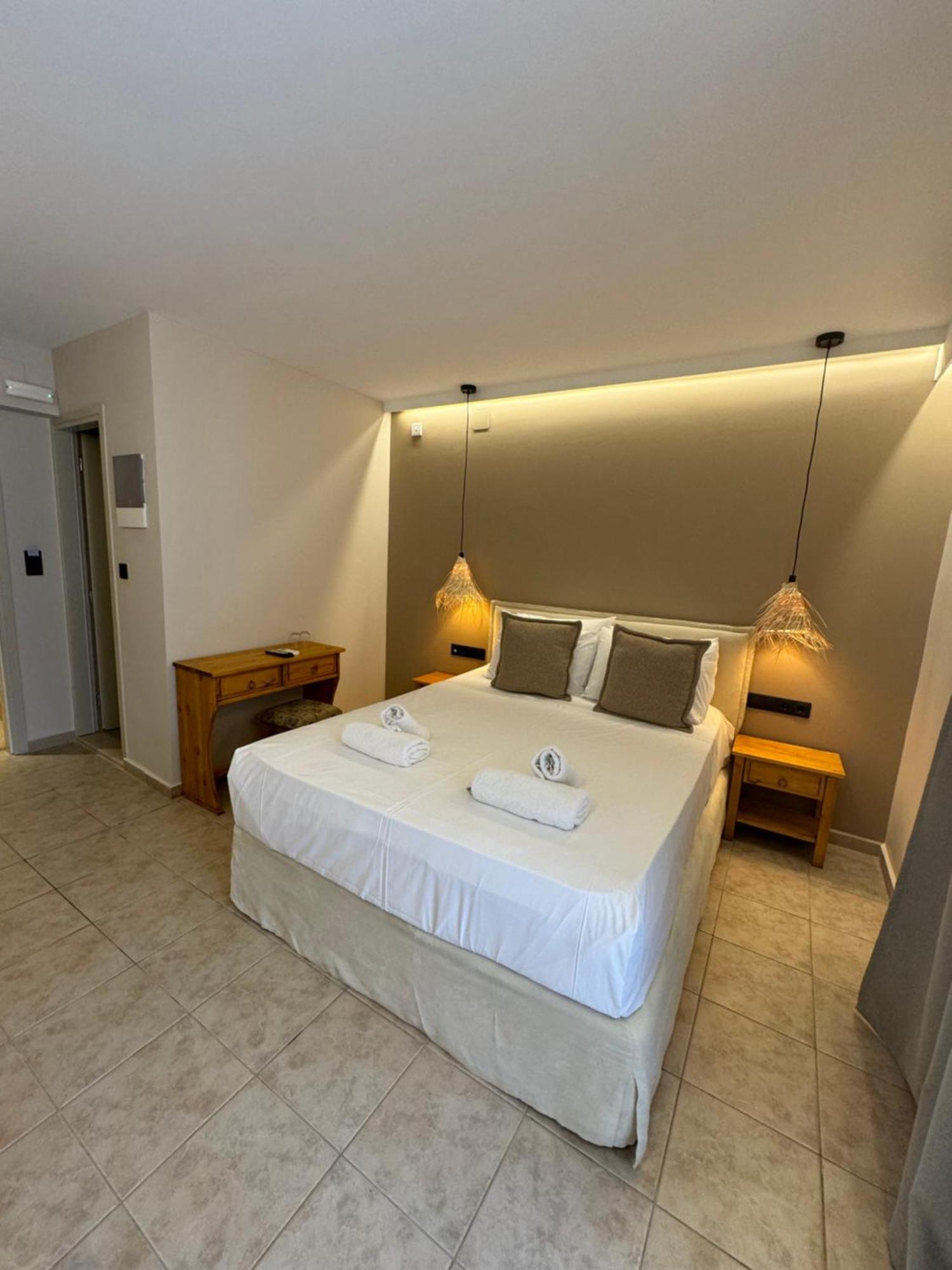 Paradise 3*